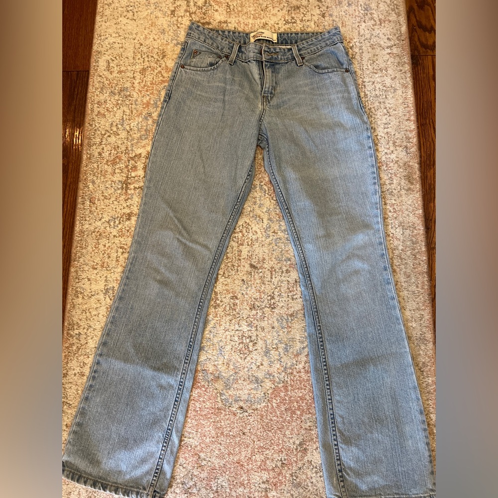 Levi’s signature mid-rise boot Size 6 medium